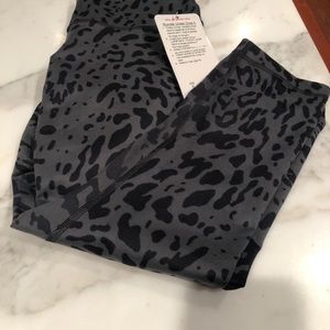 Lulu lemon Wunder Under Crop II leggings